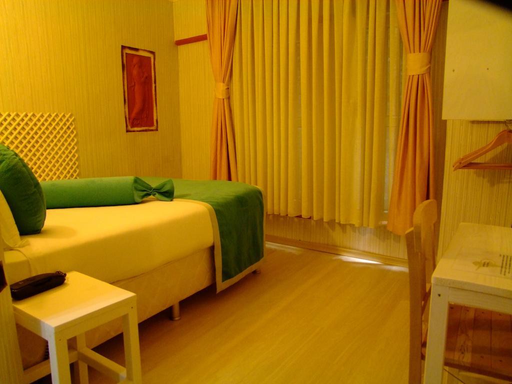 Hotel Ishakpasa Konagi اسطنبول الغرفة الصورة