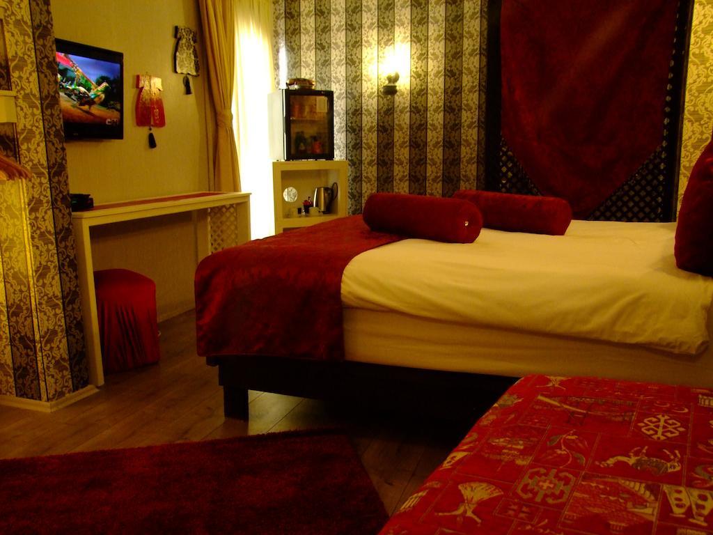 Hotel Ishakpasa Konagi اسطنبول الغرفة الصورة